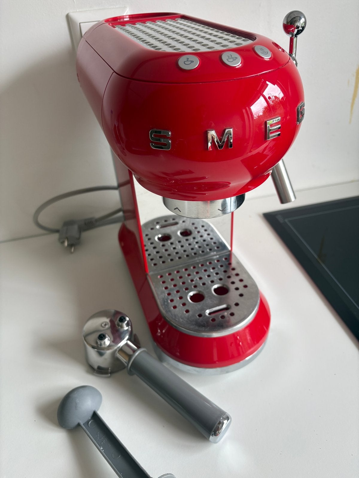 Smeg Espresso Koffiemachine - Rood, Witgoed en Apparatuur, Koffiezetapparaten, Ophalen, Afneembaar waterreservoir, Espresso apparaat