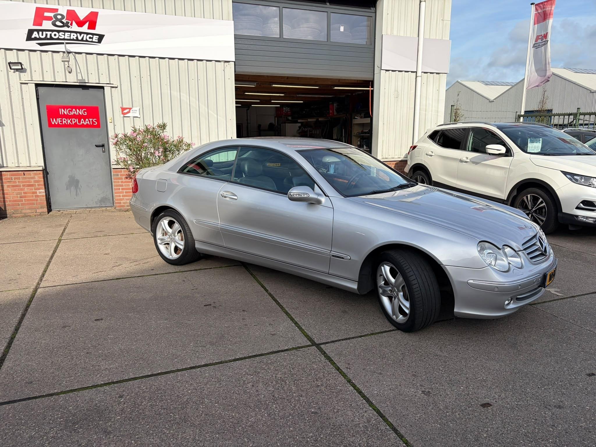 Mercedes-Benz CLK-klasse Coupé 240 Elegance Clima, cruise,, Auto's, Automaat, Achterwielaandrijving, Gebruikt, 2597 cc