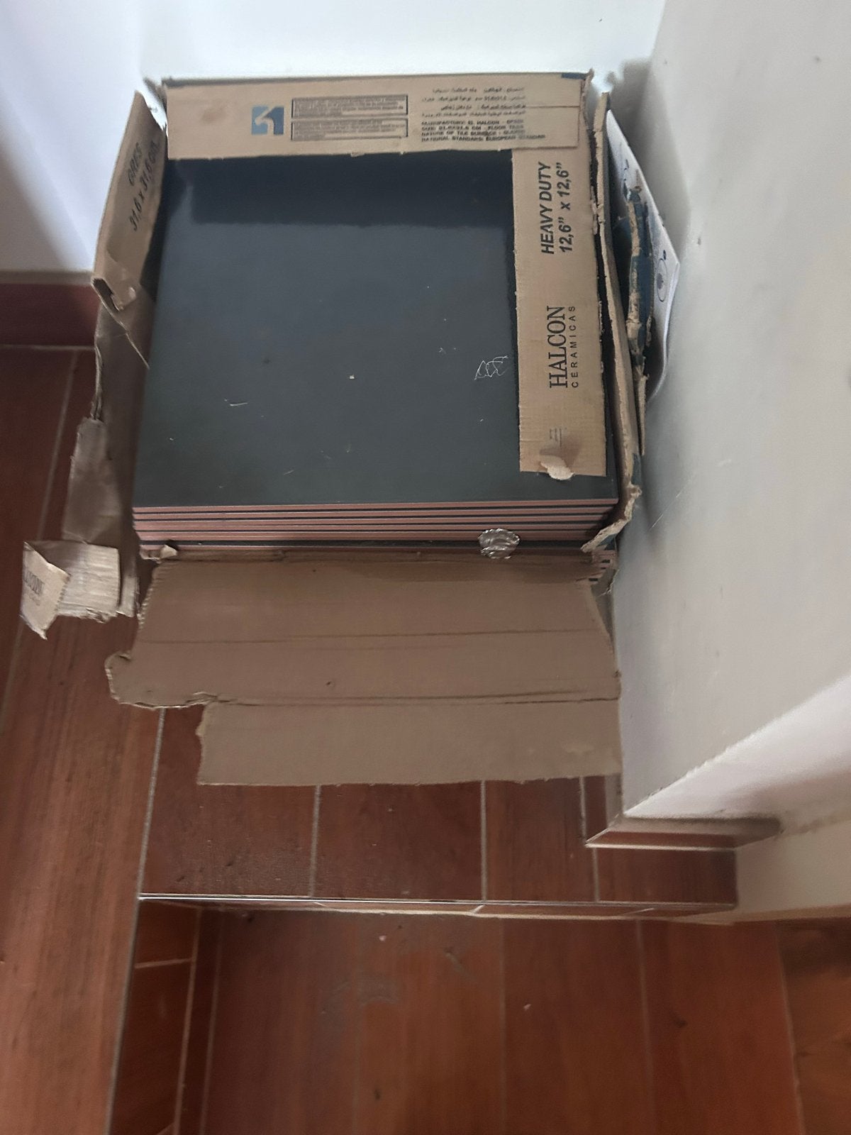 Nieuwe Halcon Keramische Vloertegels - Zwart (12.6"x12.6"), Doe-het-zelf en Verbouw, Tegels, Ophalen, Keramiek, Nieuw, 20 tot 40 cm
