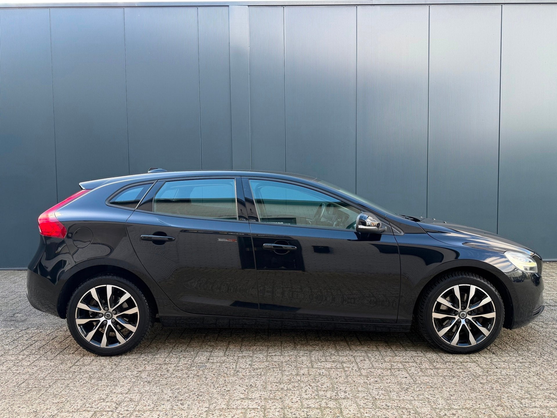 Volvo V40 1.5 T2 Automaat|Facelift|StoelVW|Camera|APK, Auto's, Volvo, Euro 6, 700 kg, Leder, Bedrijf