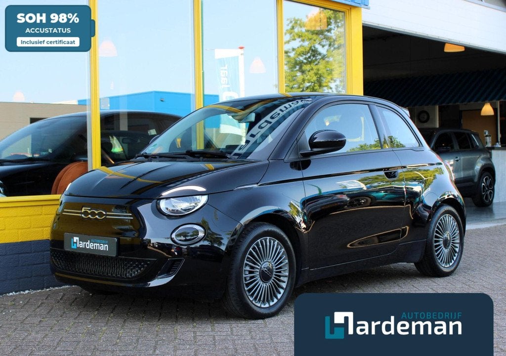 Fiat 500 42 kWh Carplay Navi SOH 98.3%, Stof, 118 pk, Met garantie (alle), 4 stoelen