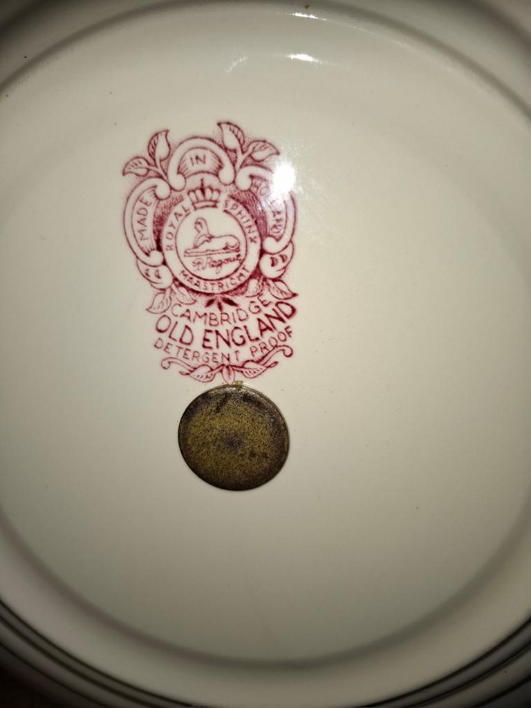 Vintage Royal Sphinx Maastricht etagere 'Old England', Ophalen