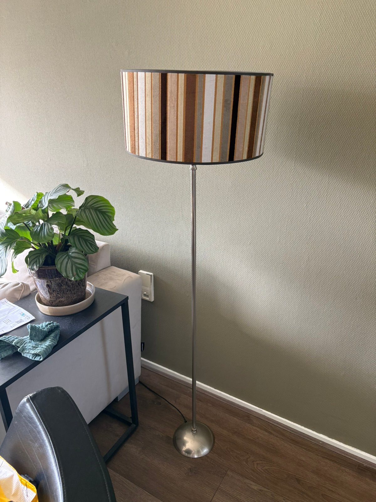 Staande lamp + lampenkap en 2 poten te koop, Huis en Inrichting, Ophalen, Zo goed als nieuw, 150 tot 200 cm