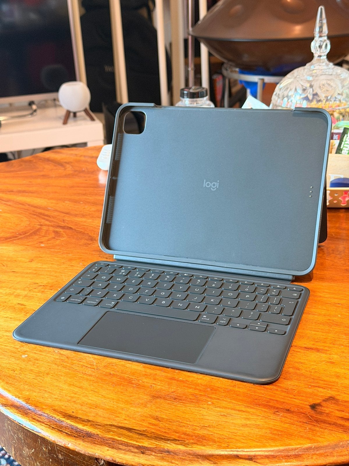 Foto 10 van iPad Pro M4 + Apple Pencil Pro + Logitech Keyboard (ZGAN)
