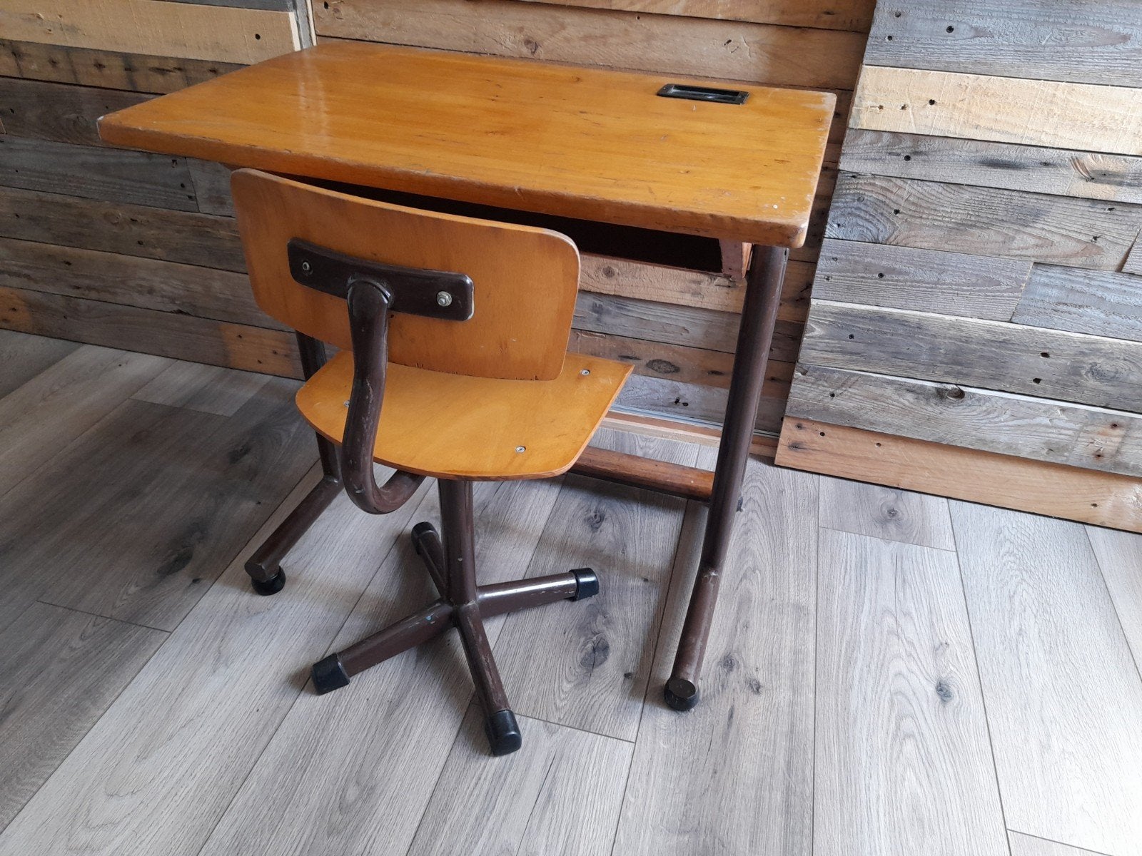 Vintage schoolbureau en stoel, Ophalen, Gebruikt