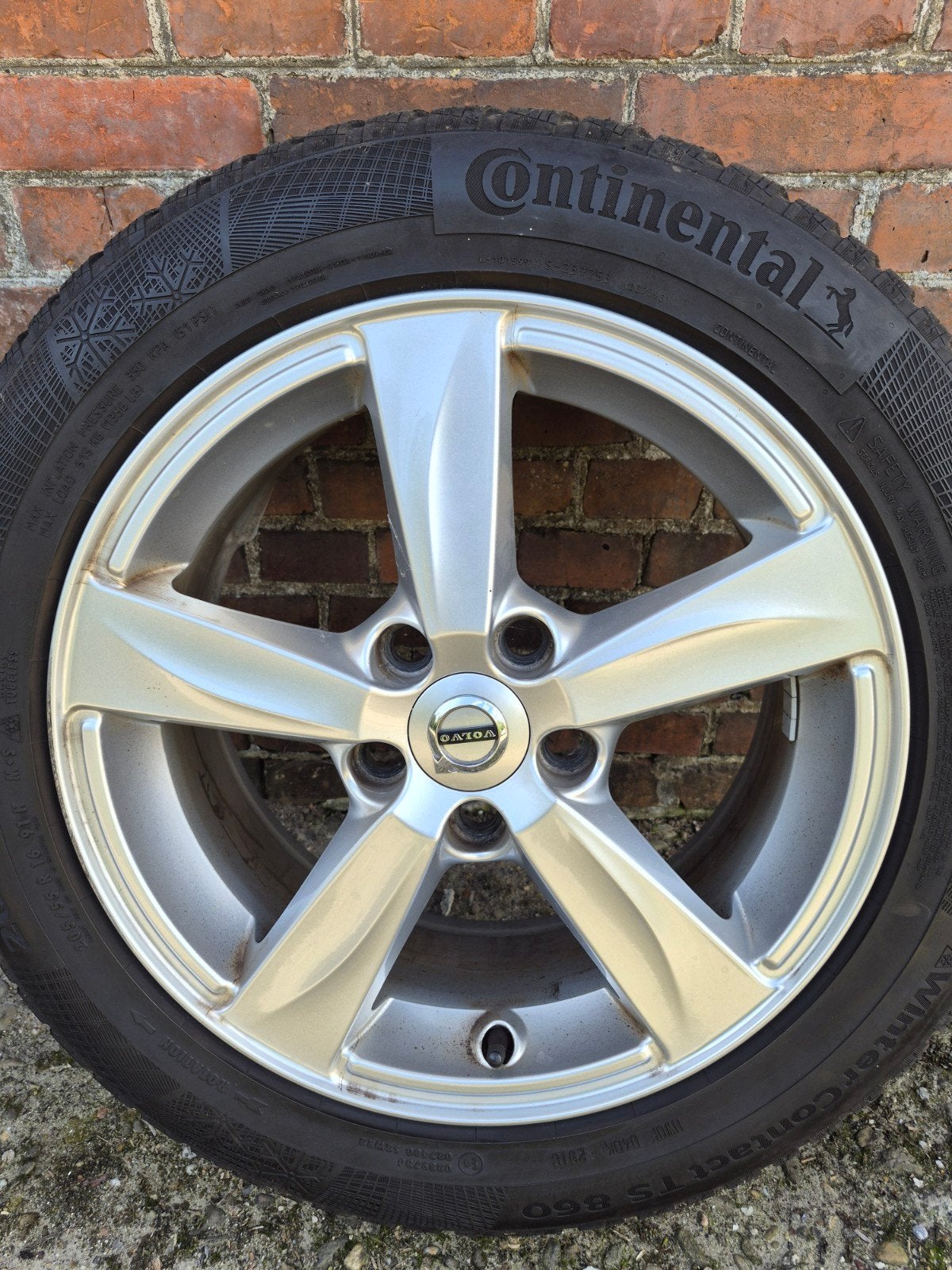 volvo v40 winterbanden, Ophalen, 16 inch, 205 mm, Winterbanden