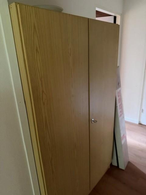 Kast, kledingkast, Huis en Inrichting, Ophalen, Overige materialen, Met deur(en), Gebruikt