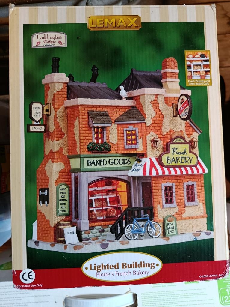 Lemax Caddington Village Pierre's French Bakery, Ophalen of Verzenden, Gebruikt