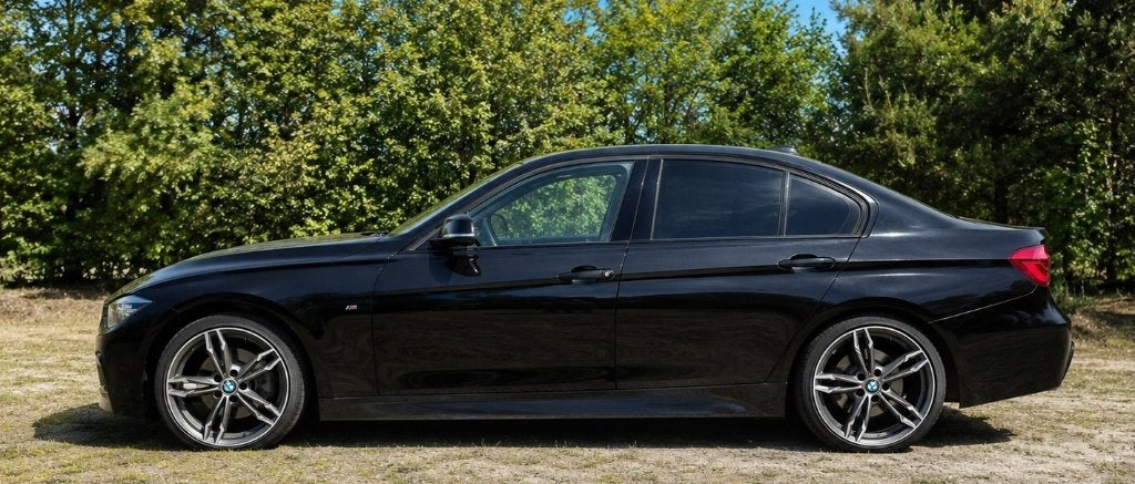BMW 3-Serie 320i M-sport edition, 1998 cc, Achterwielaandrijving, 1800 kg, Zwart