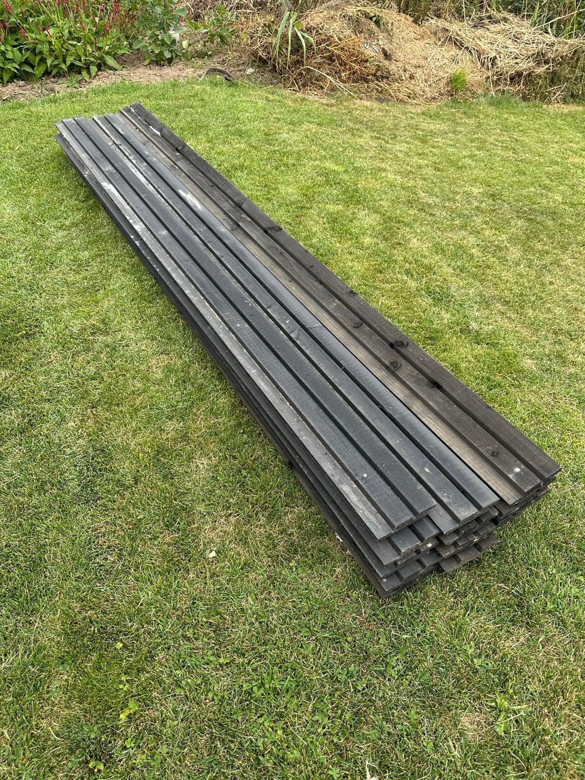 Zwarte houten planken Rhombusprofiel 15 stuks €2,- / meter, Doe-het-zelf en Verbouw, Hout en Planken, Ophalen, Gebruikt, 25 tot 50 mm