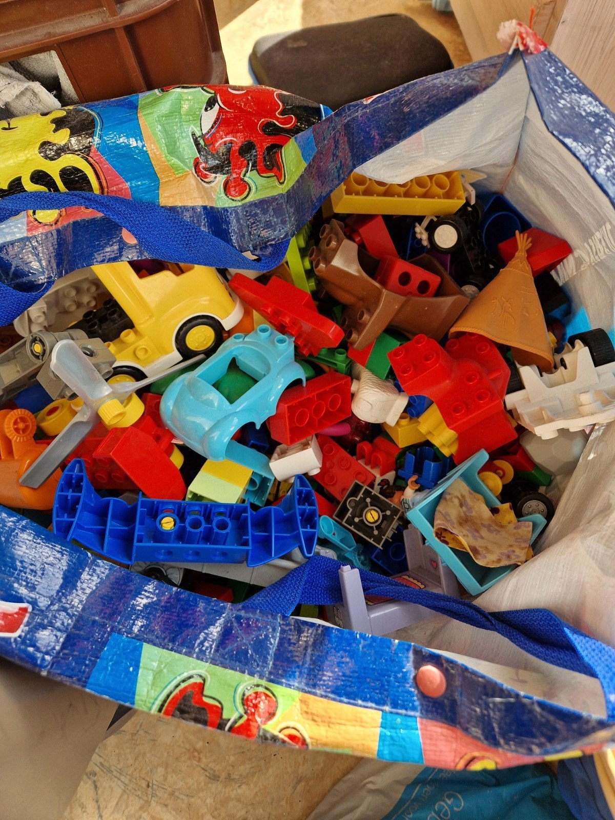 Zak vol duplo, Ophalen