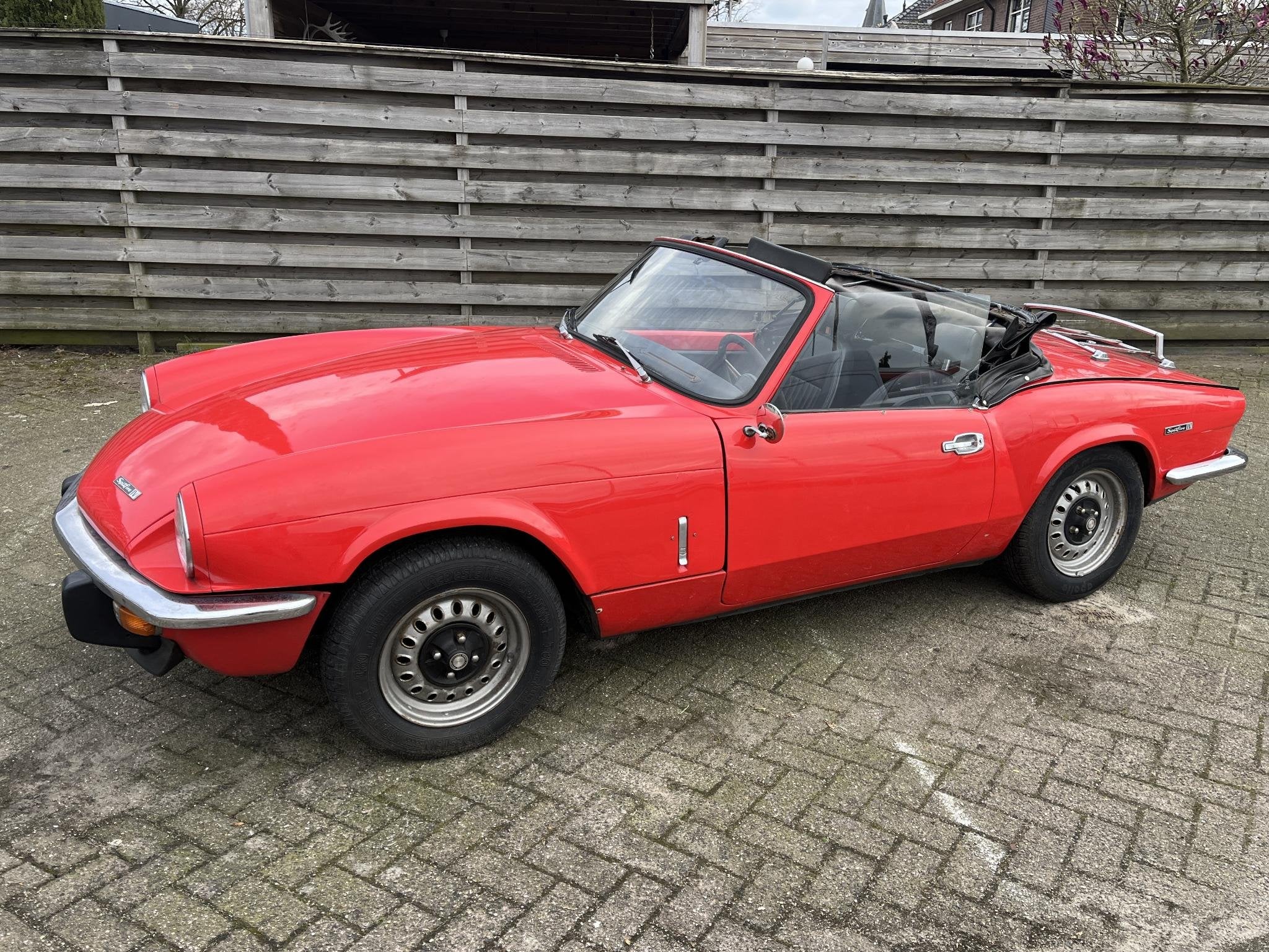 Triumph MK IV 1300 soft top Poor men's Jaguar E type!, Auto's, 1296 cc, Gebruikt, Cabriolet, 61 pk