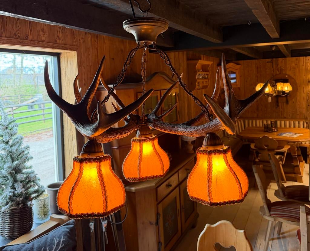 Gewei hanglamp drie kapjes | Oostenrijke lamp | Stube lamp, Ophalen, Gebruikt