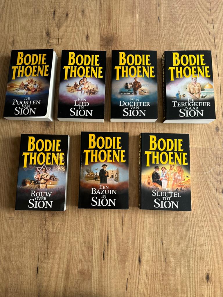 Complete serie - De Kronieken van Sion, Ophalen of Verzenden, Gelezen, Nederland