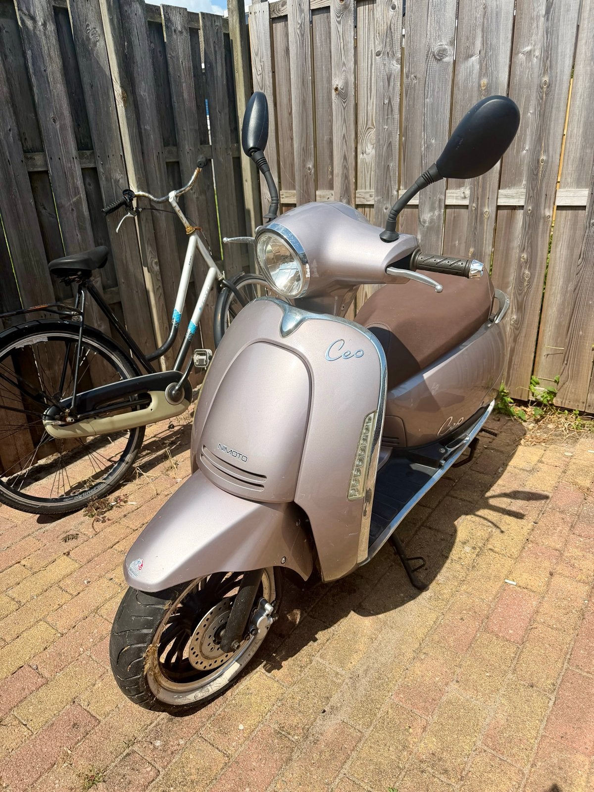 NIMOTO Ceo 50, Fietsen en Brommers, Ophalen, Zo goed als nieuw, Benzine, Overige merken