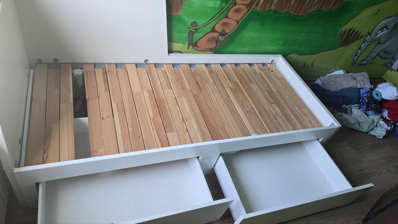 Wit kinderbed met lattenbodem en opberglades, Ophalen