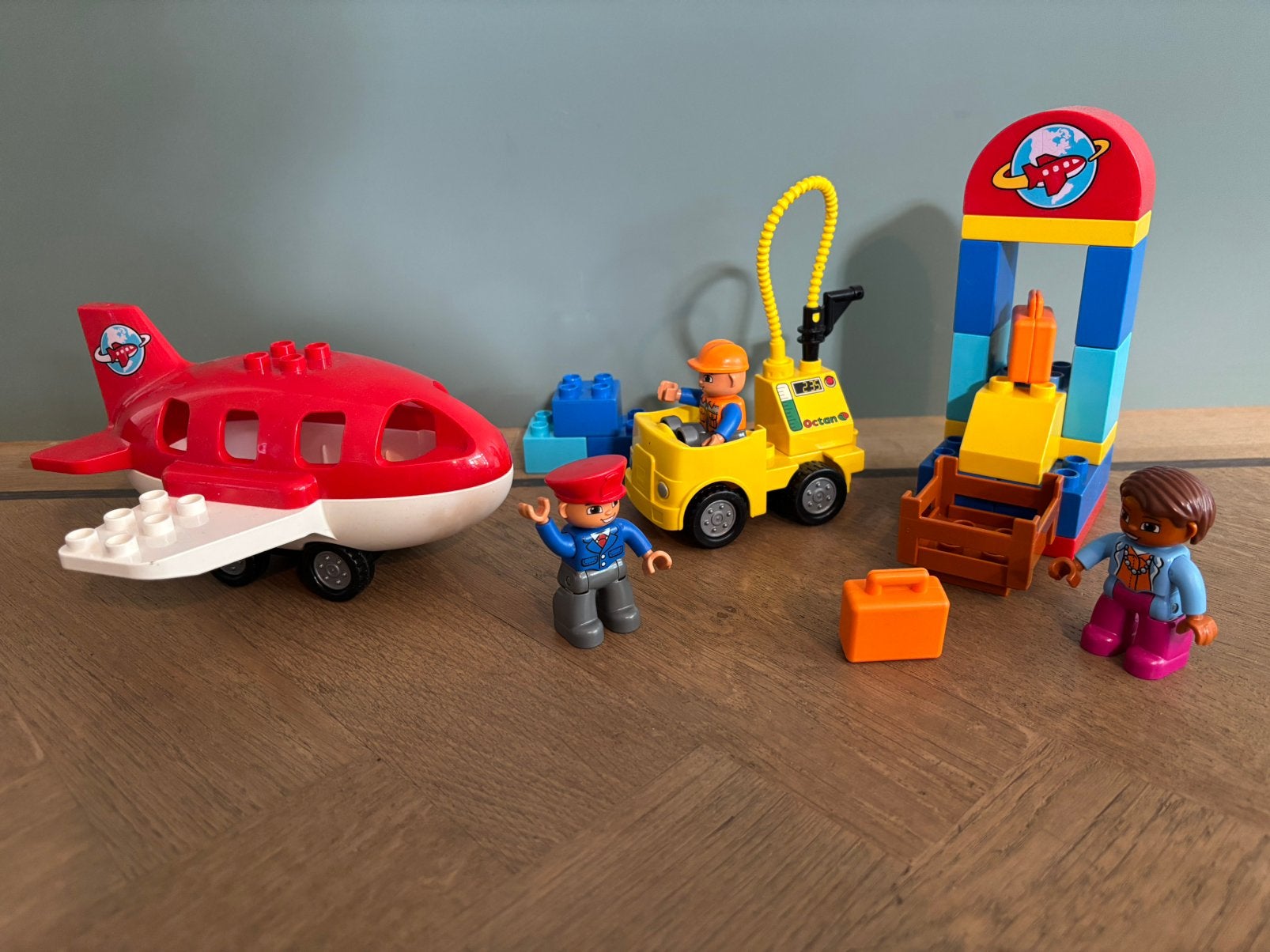 Duplo vliegveld 10590, Gebruikt, Ophalen of Verzenden, Duplo, Complete set