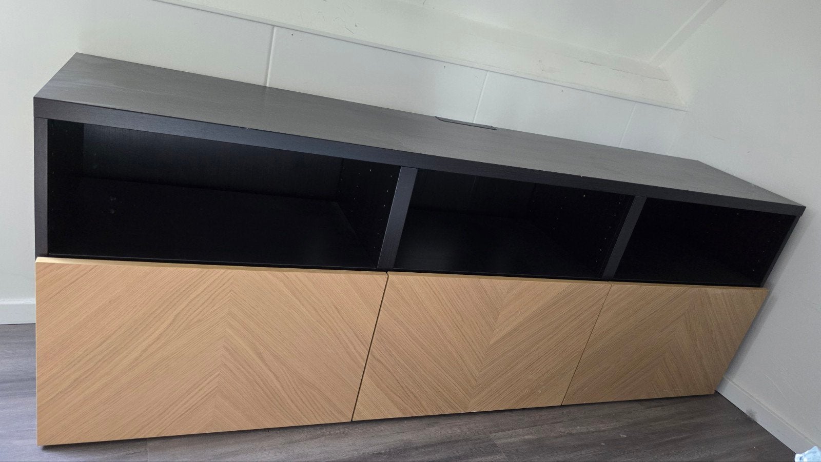 Zo goed als nieuw IKEA tv-meubel - 180x40x65 cm, Ophalen, 150 tot 200 cm, Zo goed als nieuw, Minder dan 100 cm