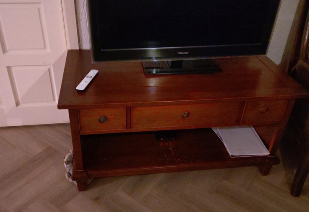 Gratis tv meubel, Ophalen, 25 tot 50 cm, Minder dan 100 cm