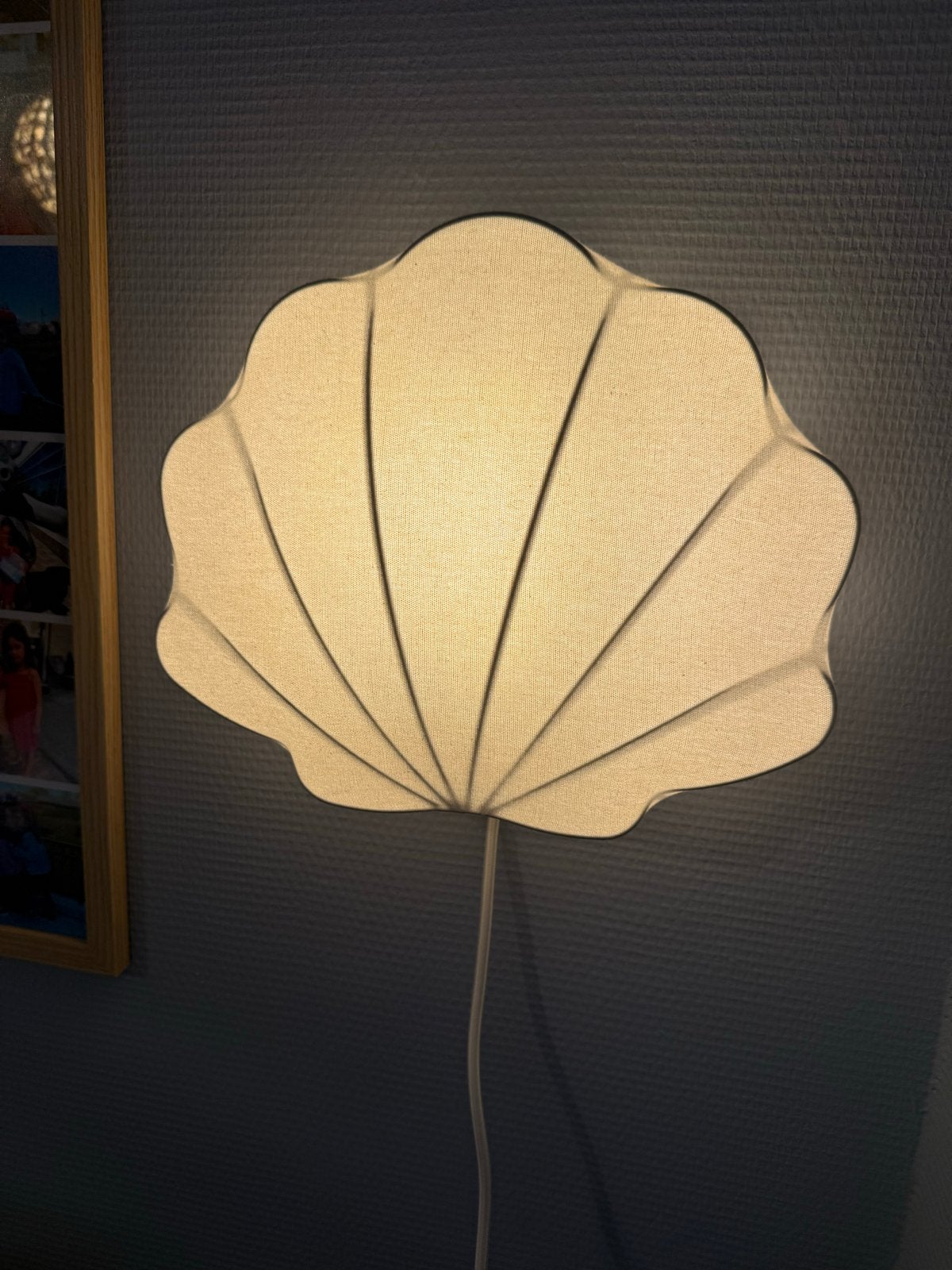Mooie schelp wandlamp - perfect voor slaapkamer of kinderkam, Textiel, Overige fittingen, Ophalen of Verzenden, Zo goed als nieuw