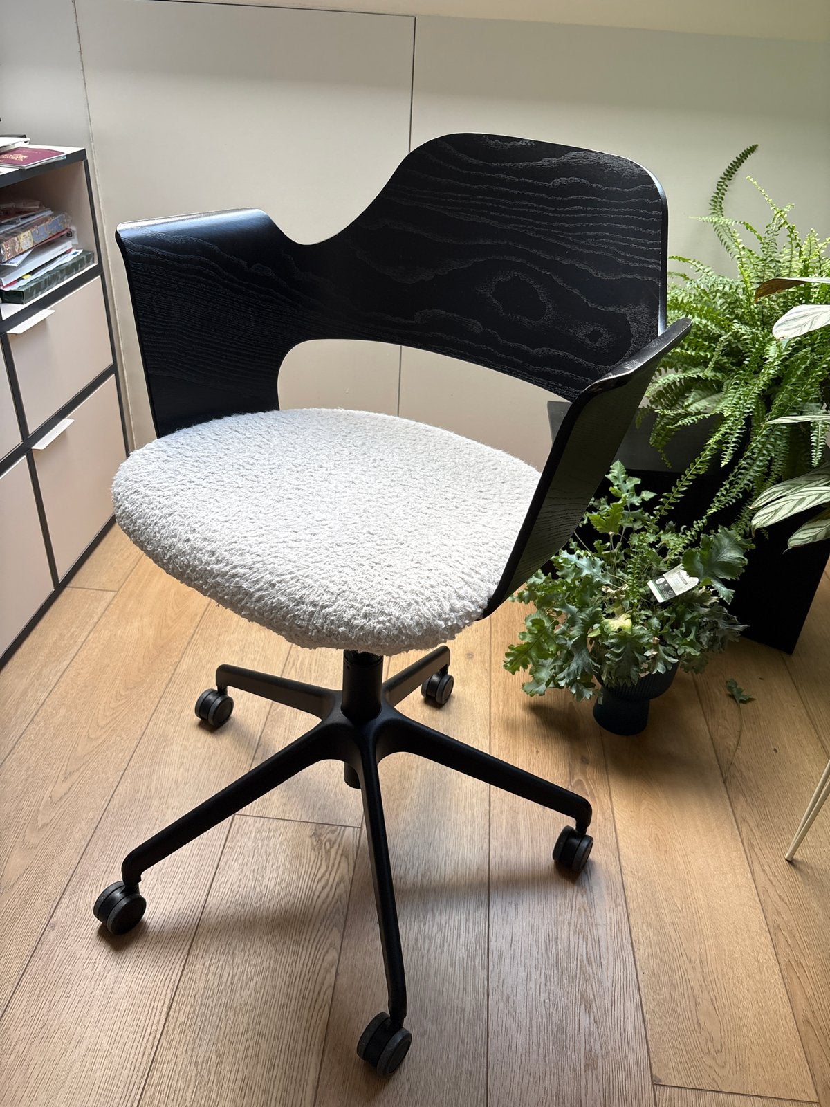 Ikea Fjällberget bureaustoel - Zwart met wit zitvlak, Ophalen, Gebruikt, Zwart, Bureaustoel