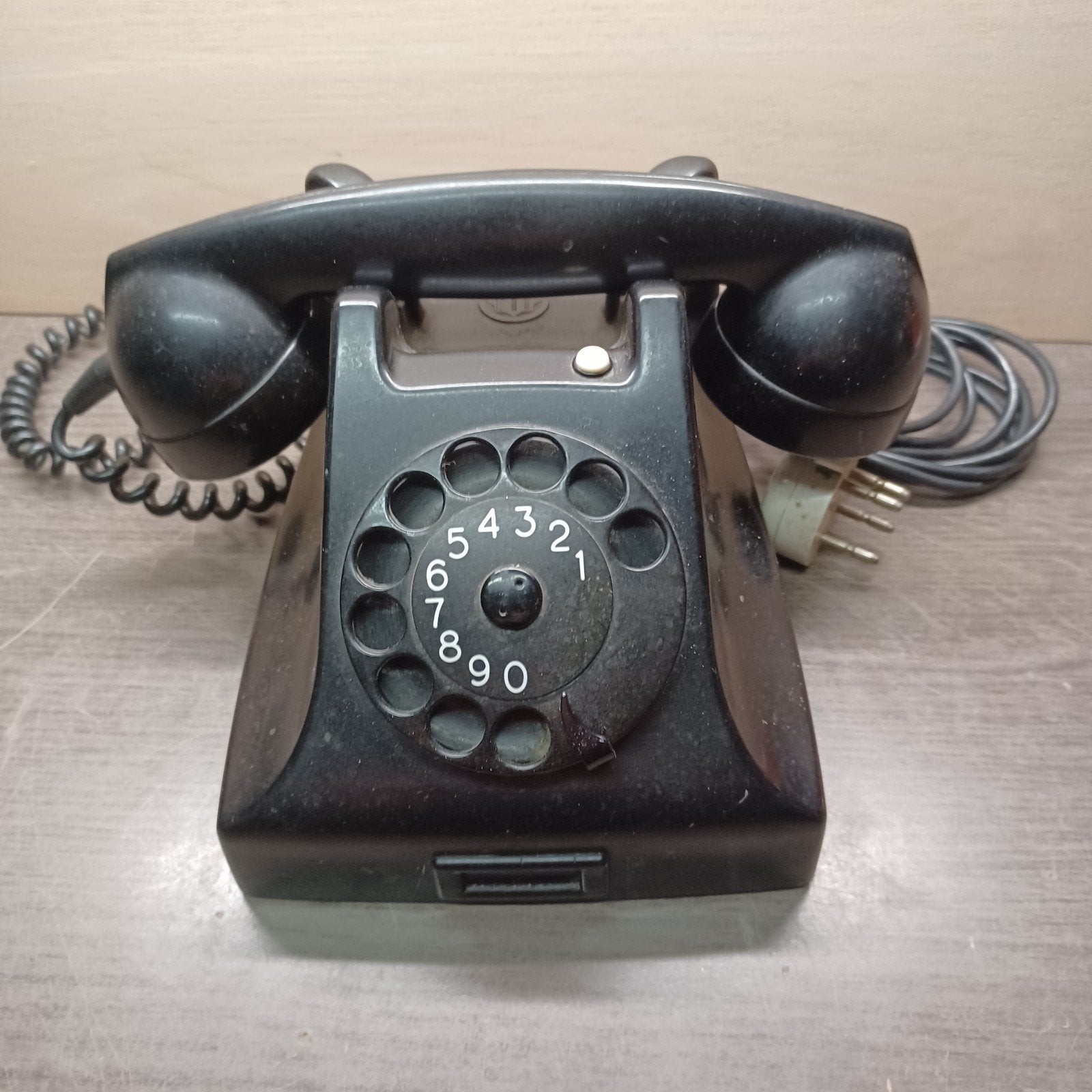 oude bakelieten draaischyf telefoon, Ophalen