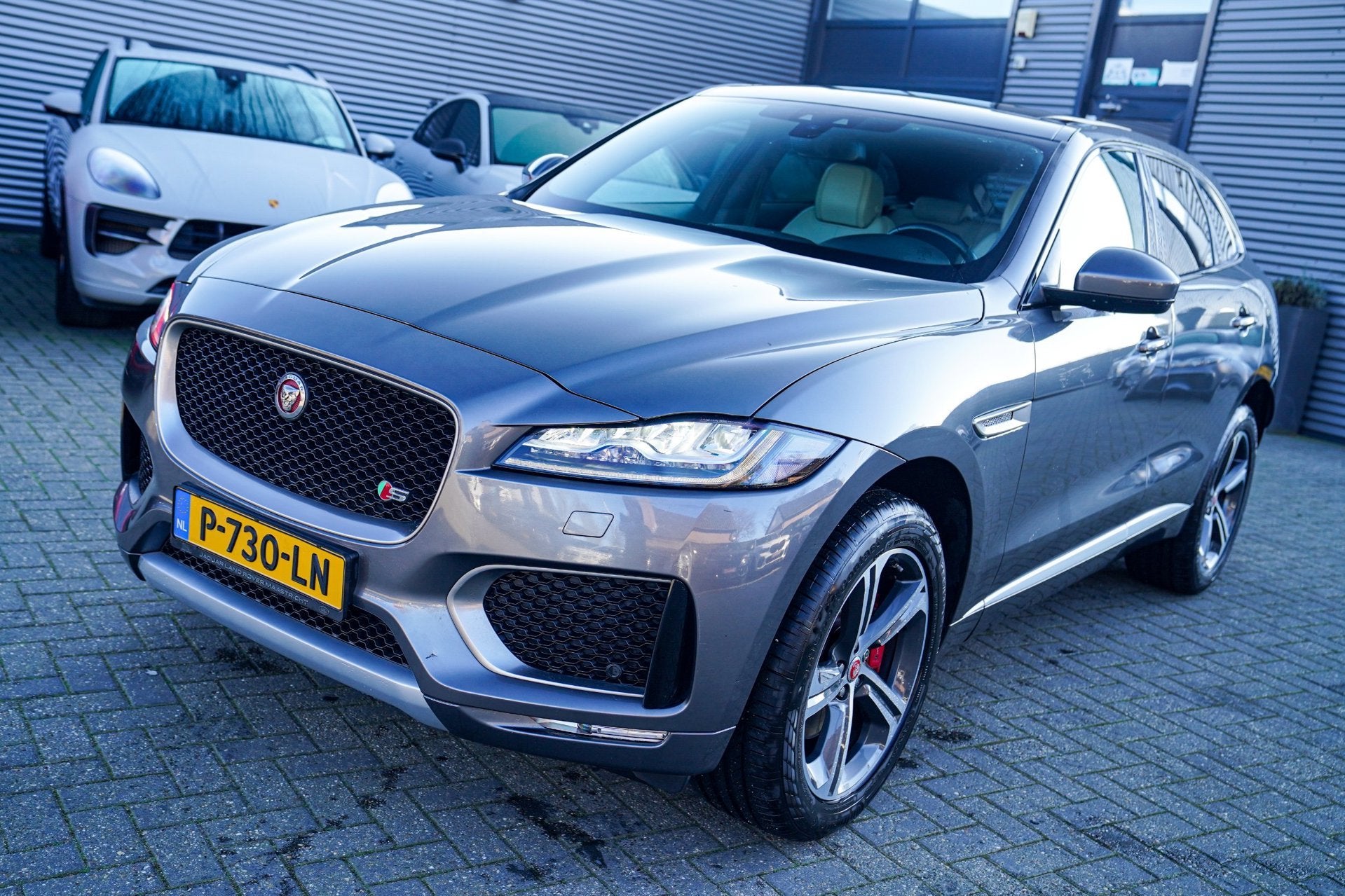 Jaguar F-PACE 3.0 S/C S AWD 35t | Panorama | Meridian | Acht, Auto's, Automaat, Gebruikt, Euro 6, 120 €/maand