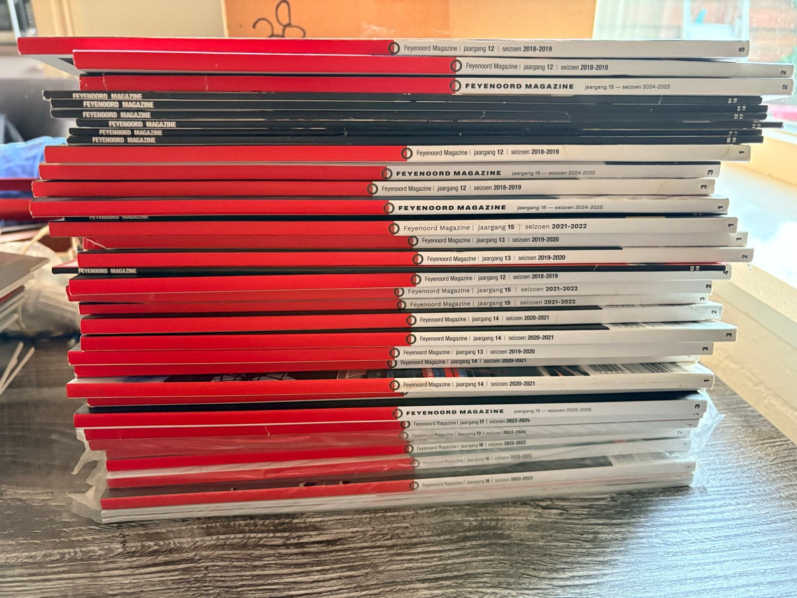 Feyenoord magazines, sommige nog in cellofaan, Ophalen of Verzenden, Zo goed als nieuw, Sport en Vrije tijd