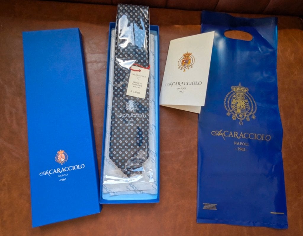 Caracciolo luxueuze zijde stropdas in doos, Kleding | Heren, Stropdassen, Blauw, Nieuw, Ophalen of Verzenden, Met patroon