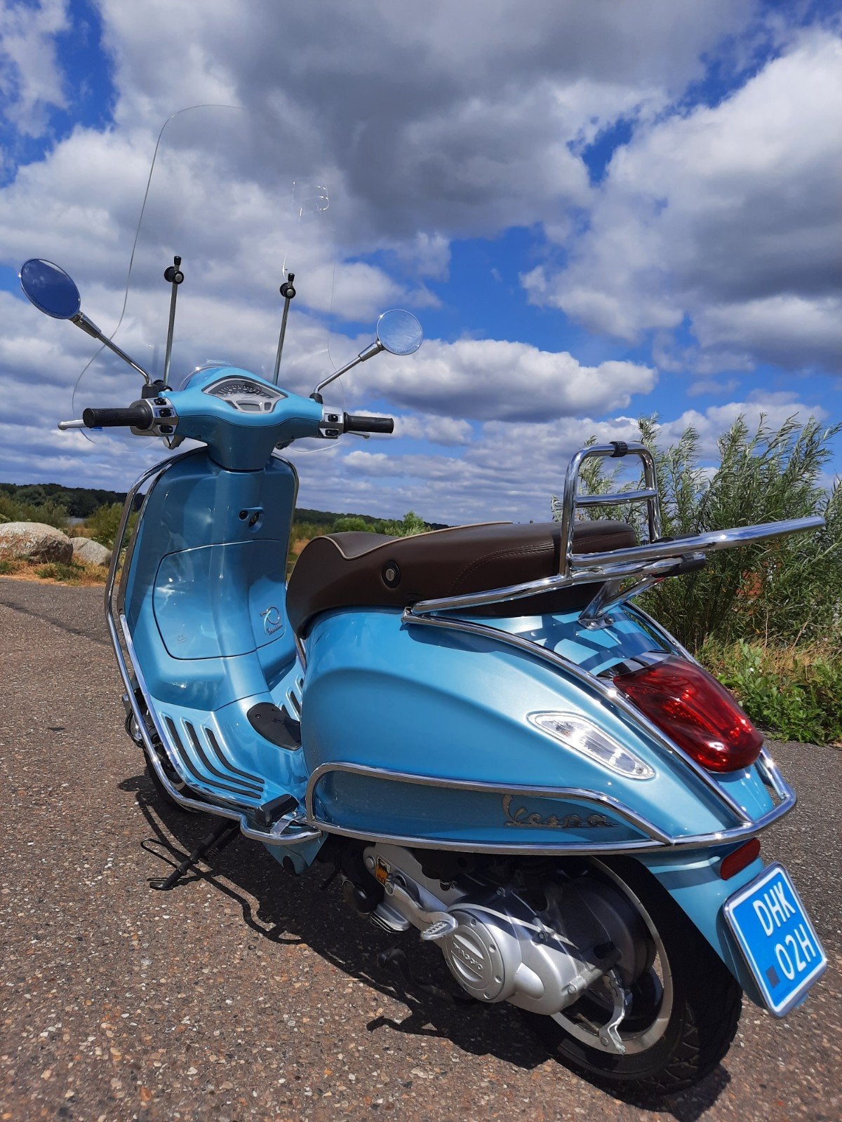 Vespa Primavera 50 in nieuwstaat, Fietsen en Brommers, Scooters | Vespa, Ophalen, Overige modellen, Maximaal 45 km/u, Zo goed als nieuw