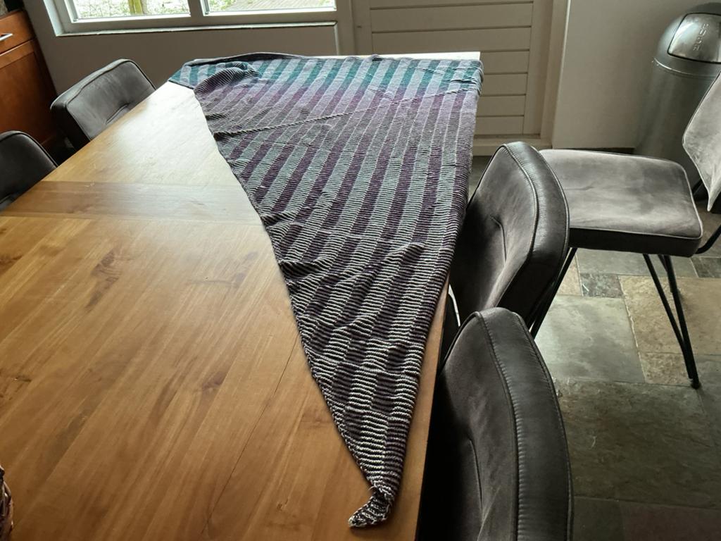 Omslagdoek - sjaal - gebreid van scheepjes garen - whirlette, Ophalen of Verzenden, Nieuw
