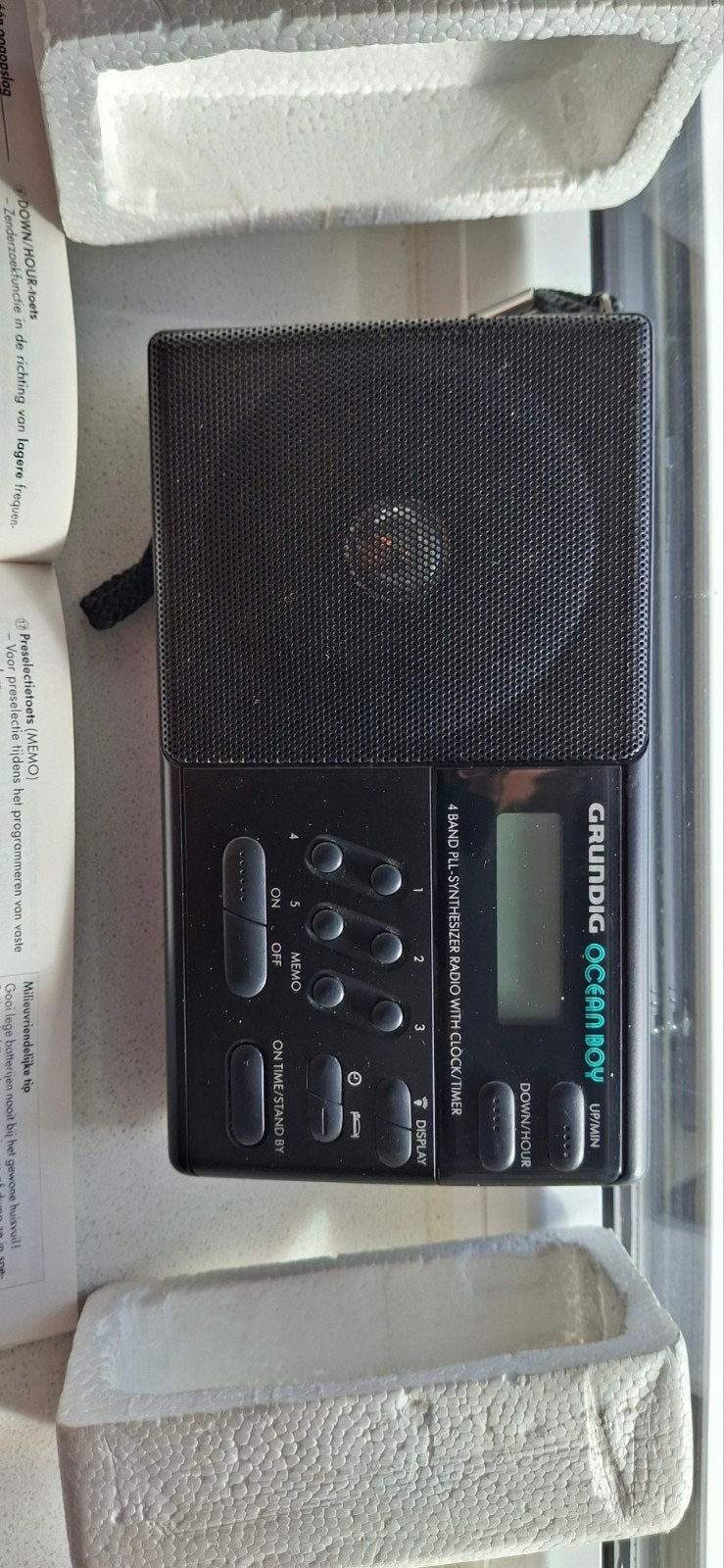 Grundig Ocean Boy 330 Draagbare Radio - Zo goed als nieuw, Ophalen of Verzenden, Zo goed als nieuw, Transistorradio