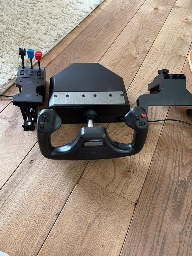 Logitech G Saitek Pro Flight Yoke System & Throttle, Ophalen of Verzenden, Zo goed als nieuw, PC, Logitech