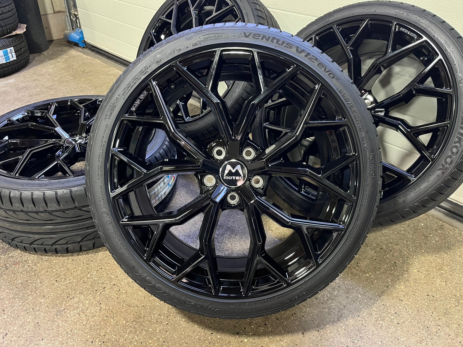 Motec Bull 19 inch 5x112 nieuw set 235/35R19 Hankook, Auto-onderdelen, Banden en Velgen, Nieuw, 235 mm, Personenwagen