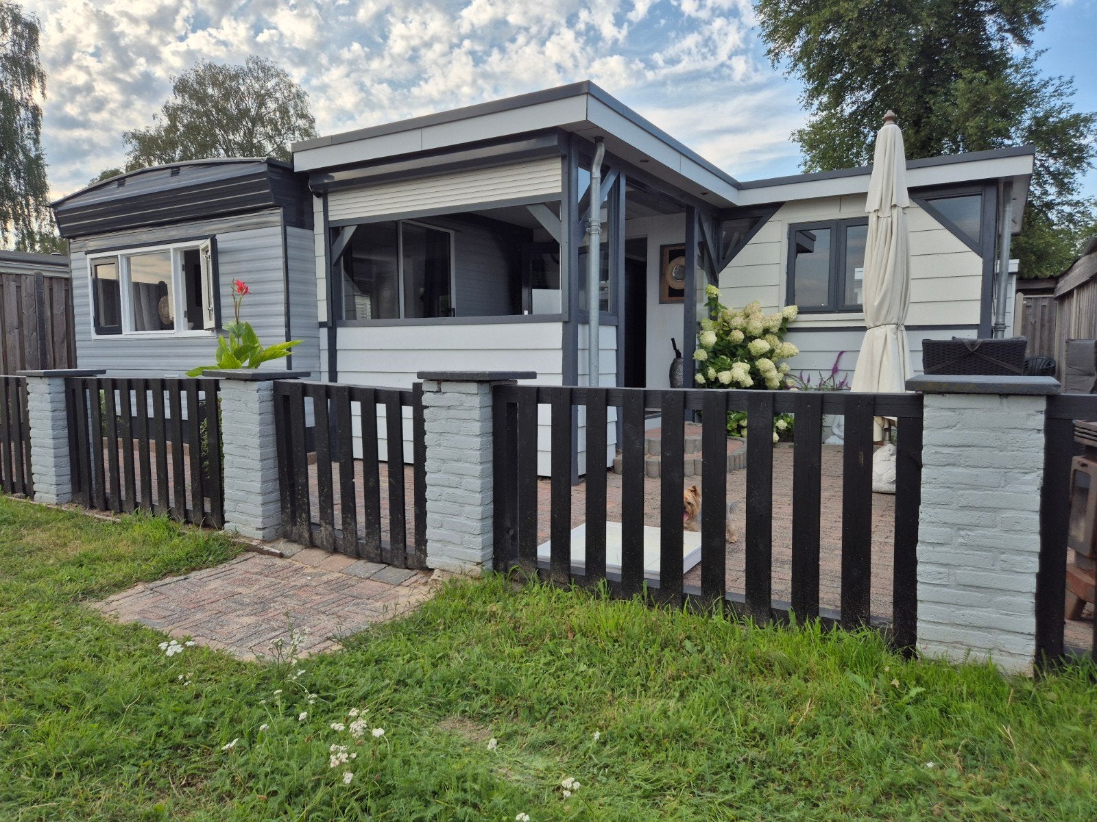 Ruim chalet/stacaravan (65m²) in Olst met staanplaats.