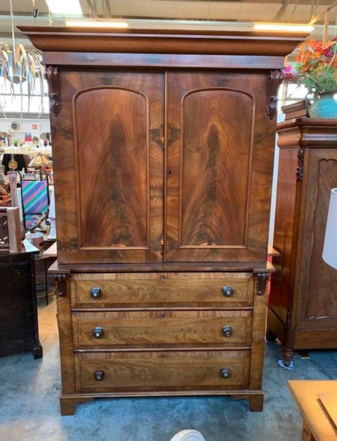 Cabinet W.R. Coysh kabinet maker Victoriaans mahonie kast., Verzenden