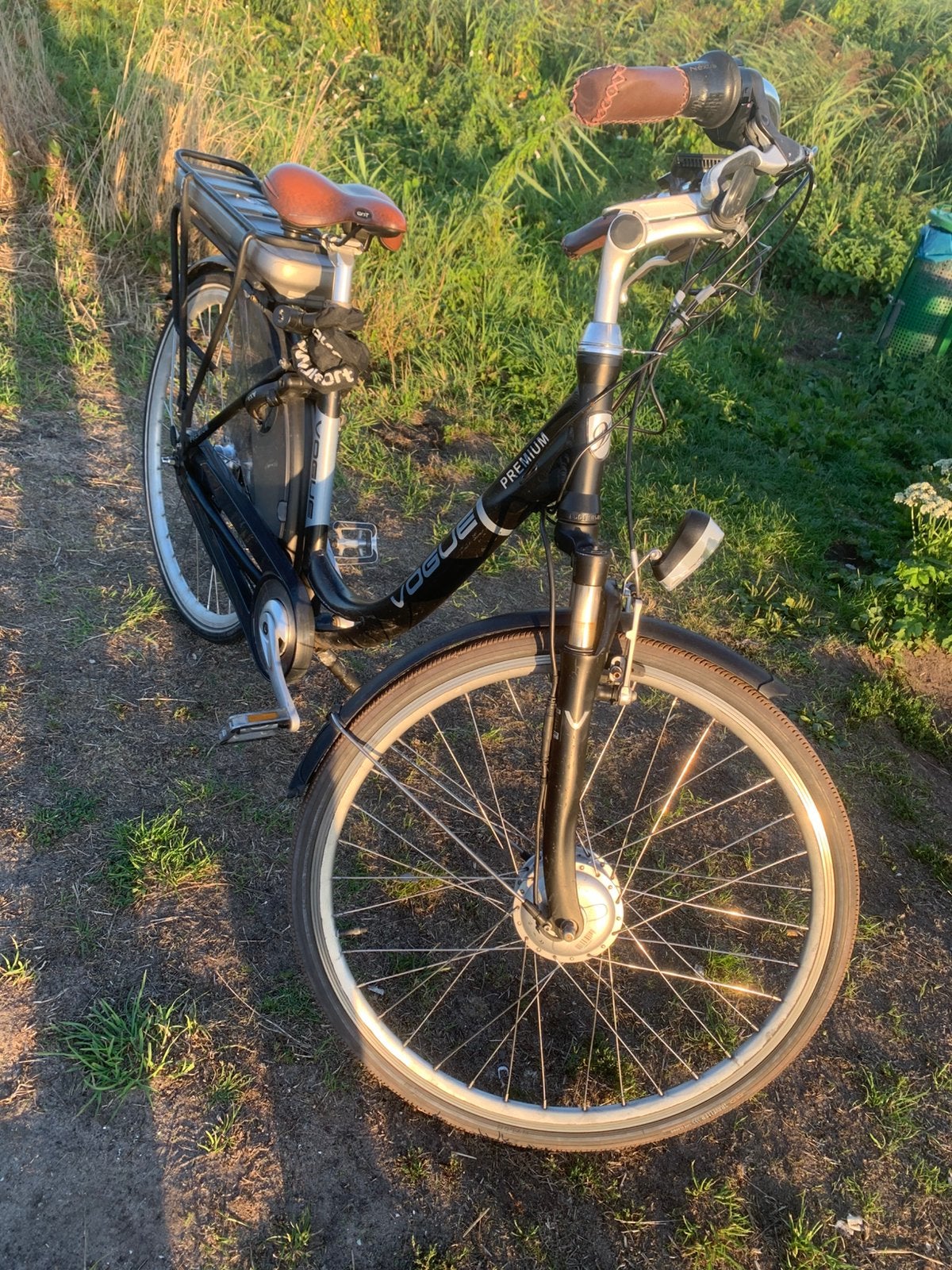 Elektrische fiets Vogue premium., Fietsen en Brommers, Elektrische fietsen, Minder dan 30 km per accu, Gebruikt, 51 tot 55 cm