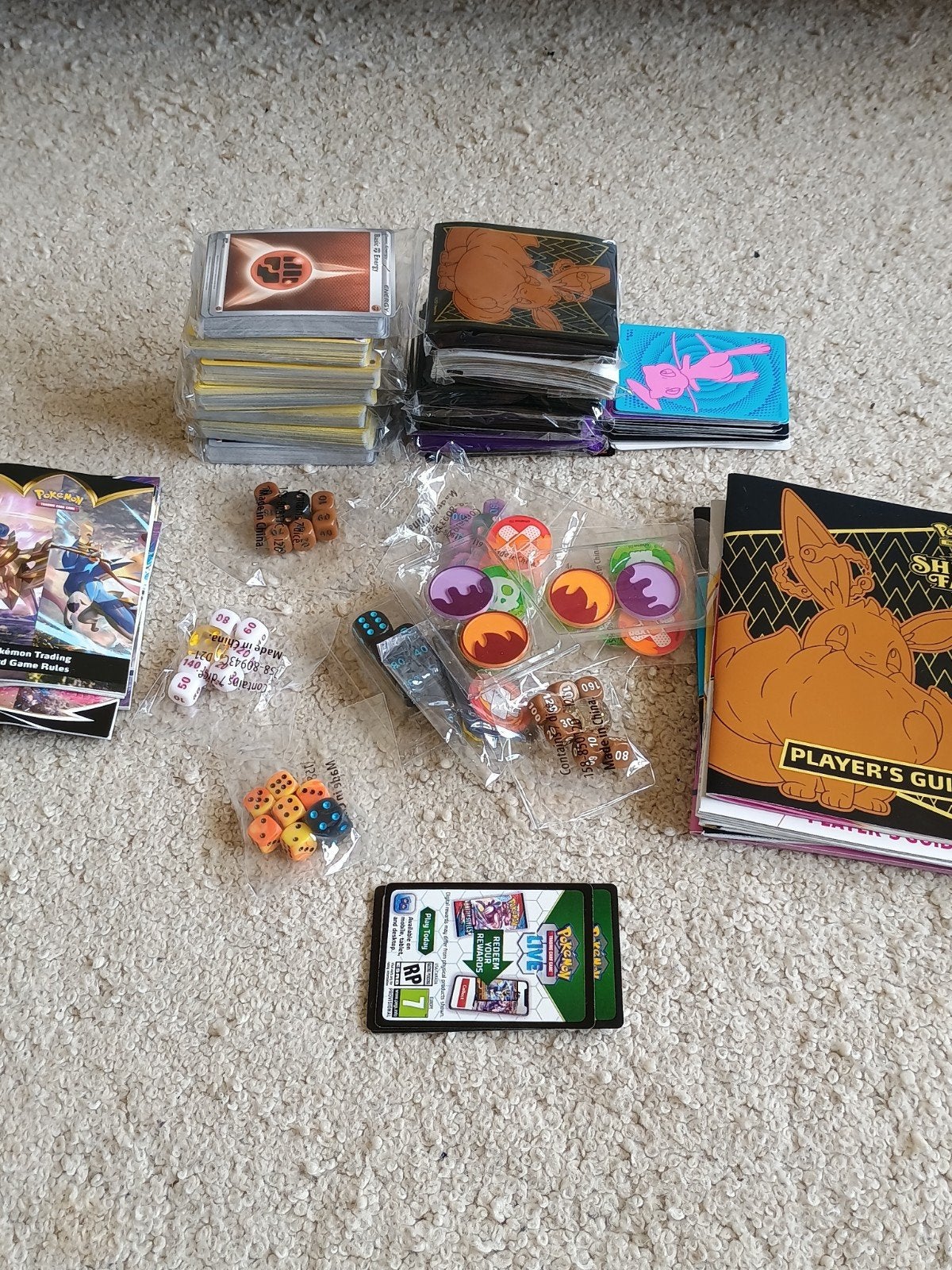 Pokemon sleaves, energy sets, deviders, code kaarten en meer, Ophalen of Verzenden, Zo goed als nieuw, Meerdere kaarten, Foil