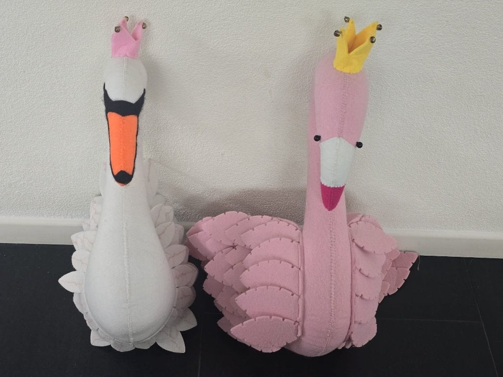 Set zwanen wanddecoratie met kroontjes – kinderkamer, Kinderen en Baby's, Ophalen, Gebruikt, Overige merken, Wanddecoratie