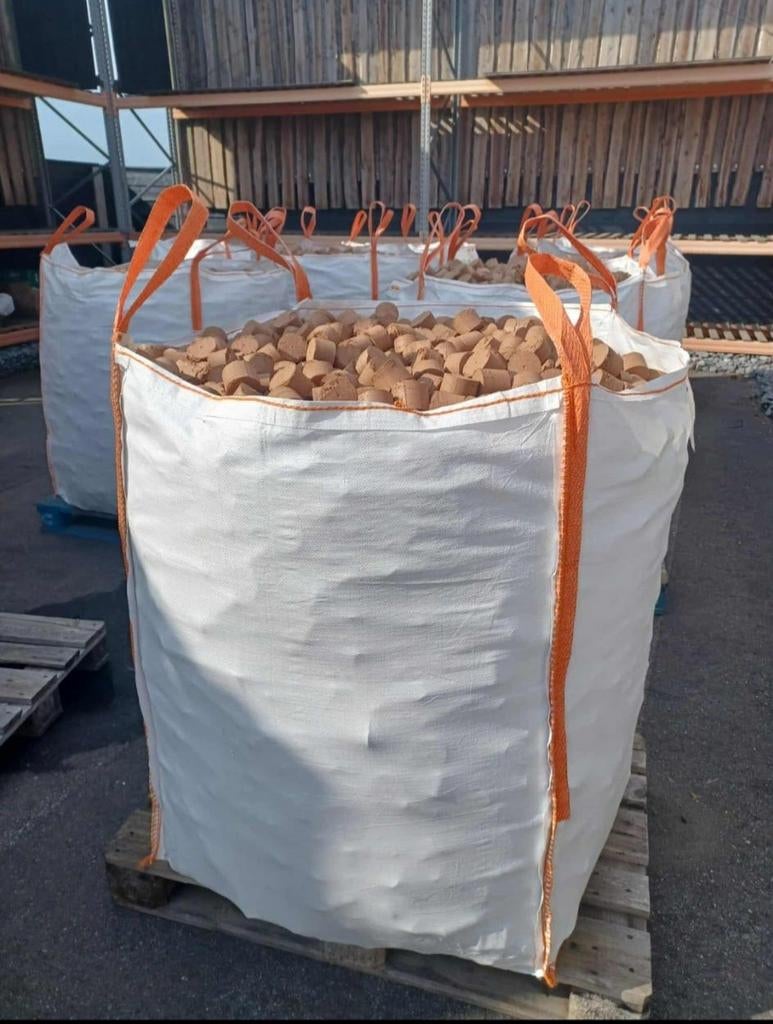 Houten briketten 1m³, Minder dan 3 m³, Ophalen, Overige houtsoorten, Blokken