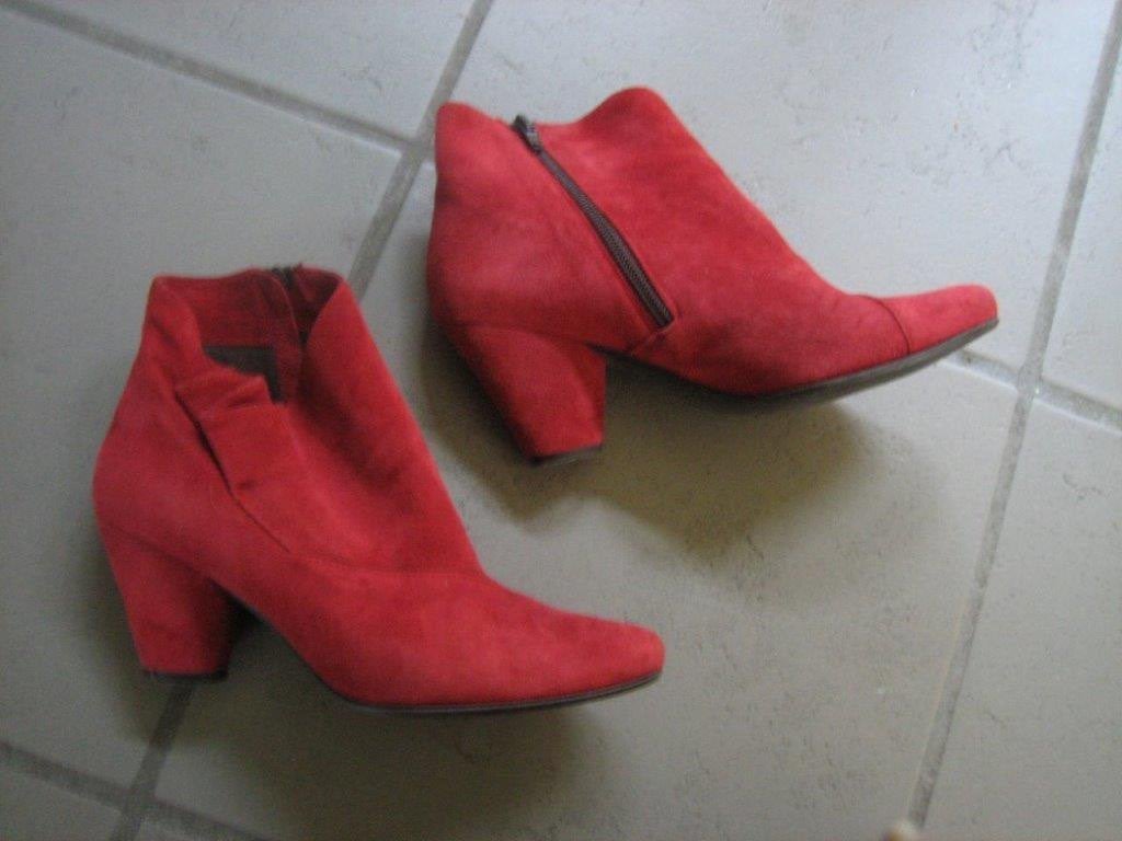 Charmante rood suede enkellaarsjes AUDLEY LONDON 36 snazzeys, Kleding | Dames, Audley London, Verzenden, Lage of Enkellaarzen