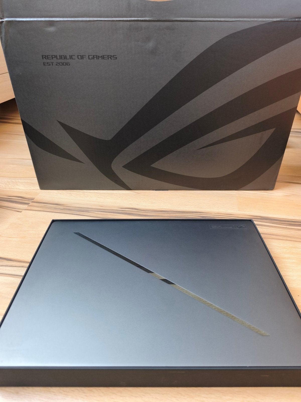ASUS ROG Zephyrus G16 Laptop RTX 5070, 32GB RAM, Oled, 2TB
