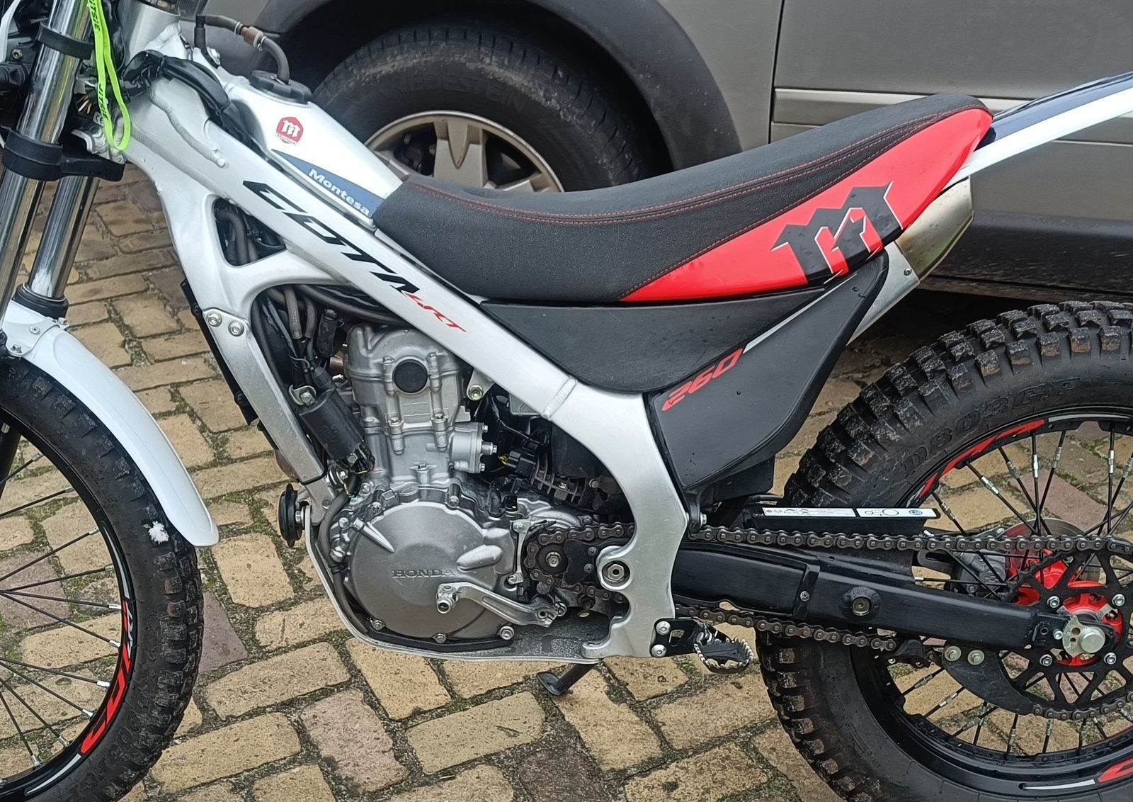 Hoge zit met opbergruimte voor Montesa 4rt, Ophalen of Verzenden, Gebruikt