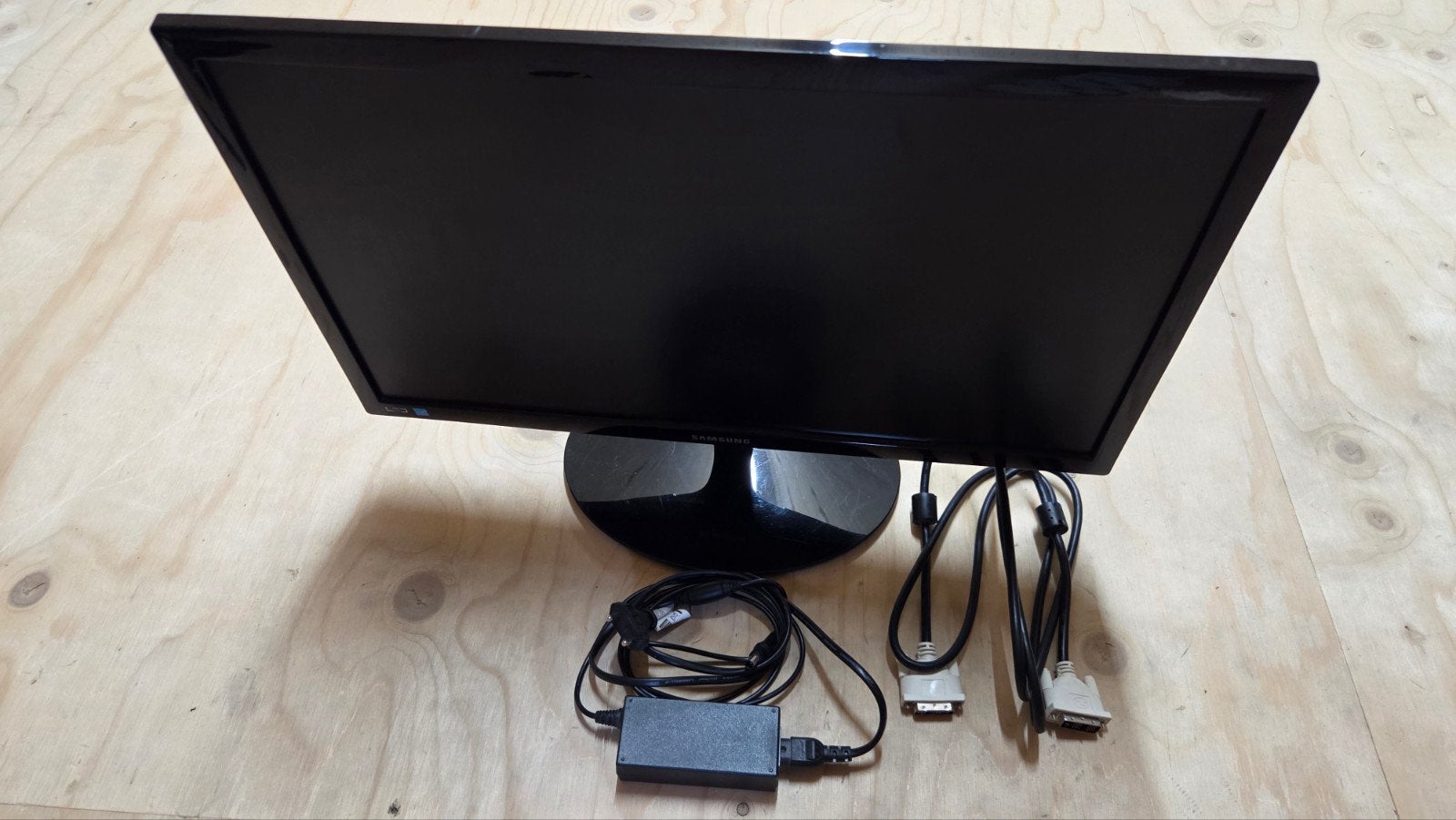 Samsung S22B300B Monitor - 21.5 inch Full HD, Ophalen of Verzenden