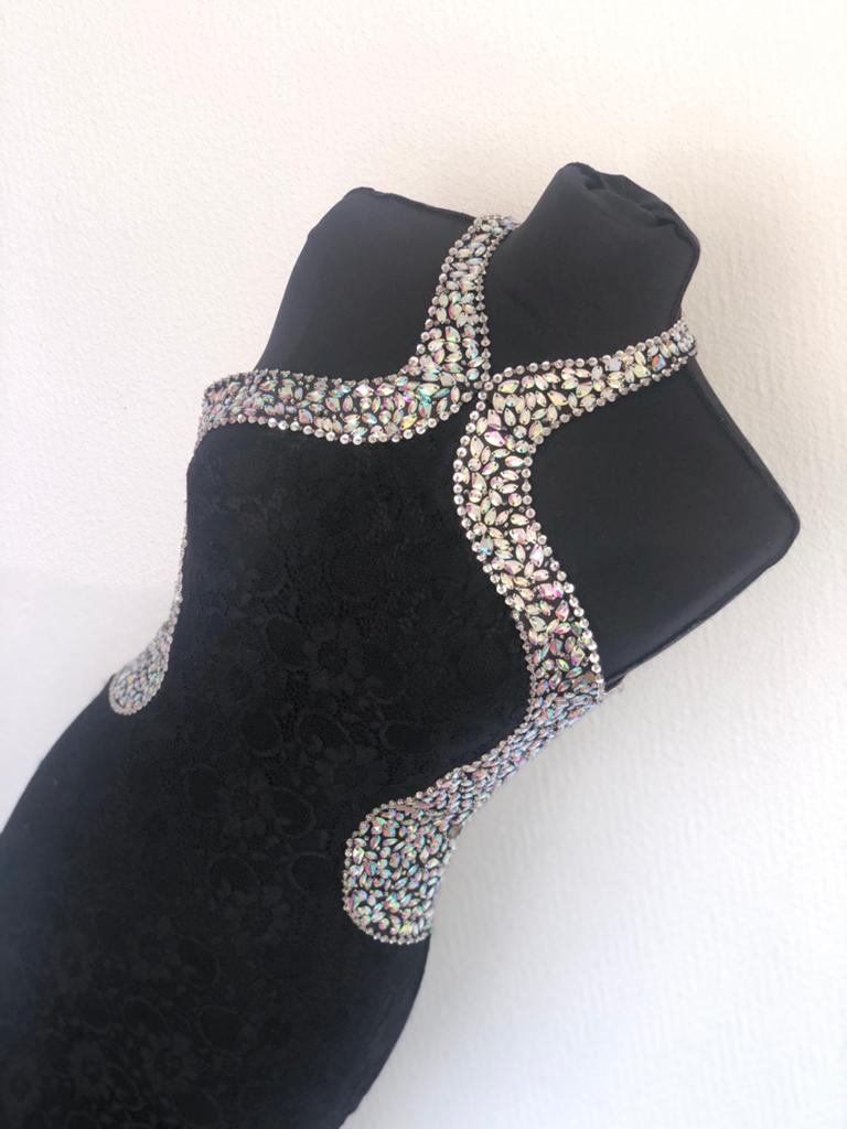 Zwarte Avondjurk met diamanten, Kleding | Dames, Jurken, Maat 38/40 (M), Zwart, Ophalen of Verzenden, Zo goed als nieuw