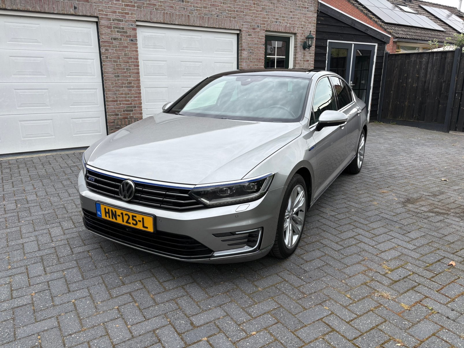 Volkswagen Passat 1.4 TSI GTE, Auto's, Parkeerassistent, Zwart, 156 pk, 1622 kg