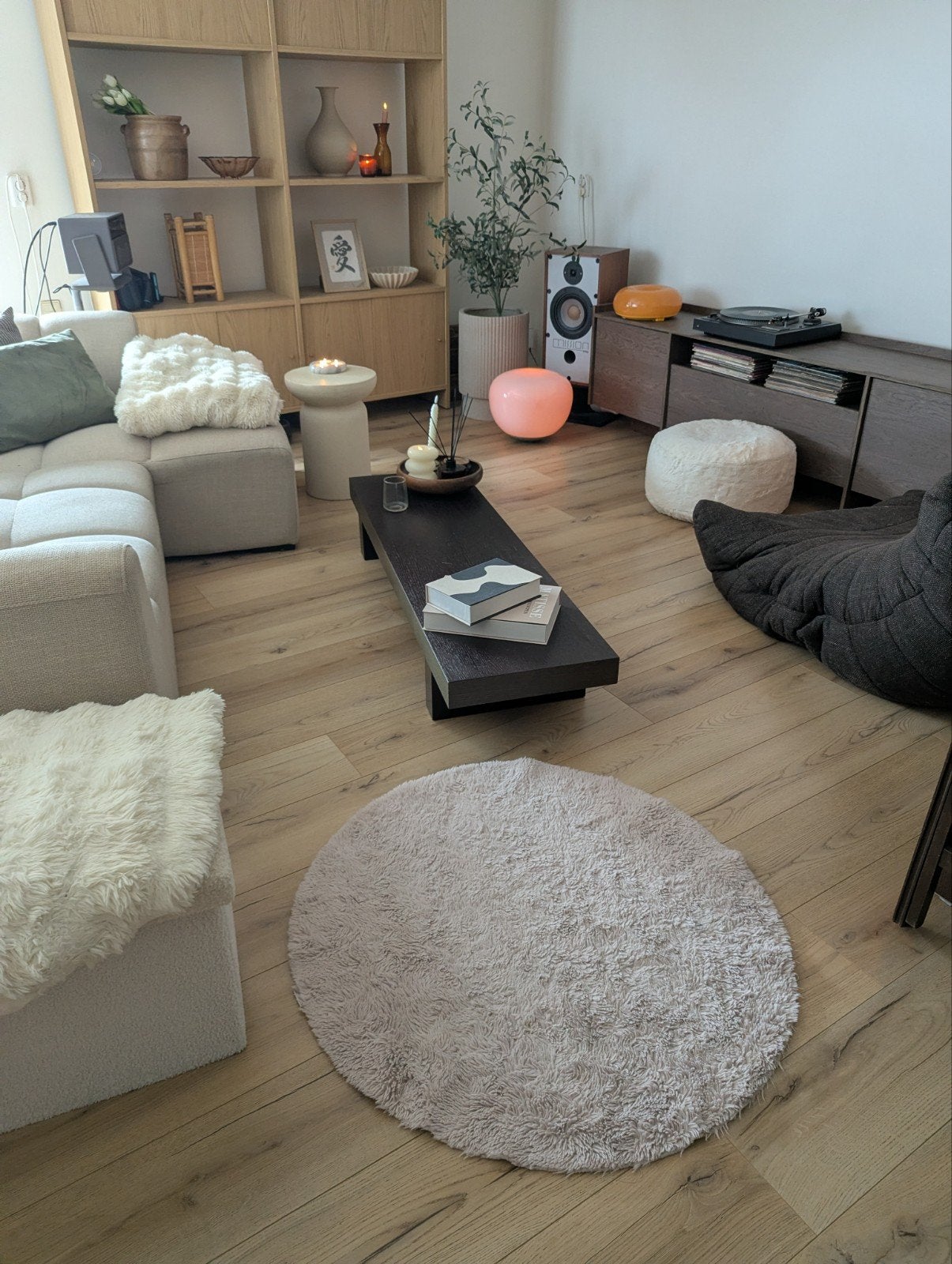 Beige rond vloerkleed gratis op te halen, 50 tot 100 cm, Beige, Rechthoekig, 50 tot 100 cm