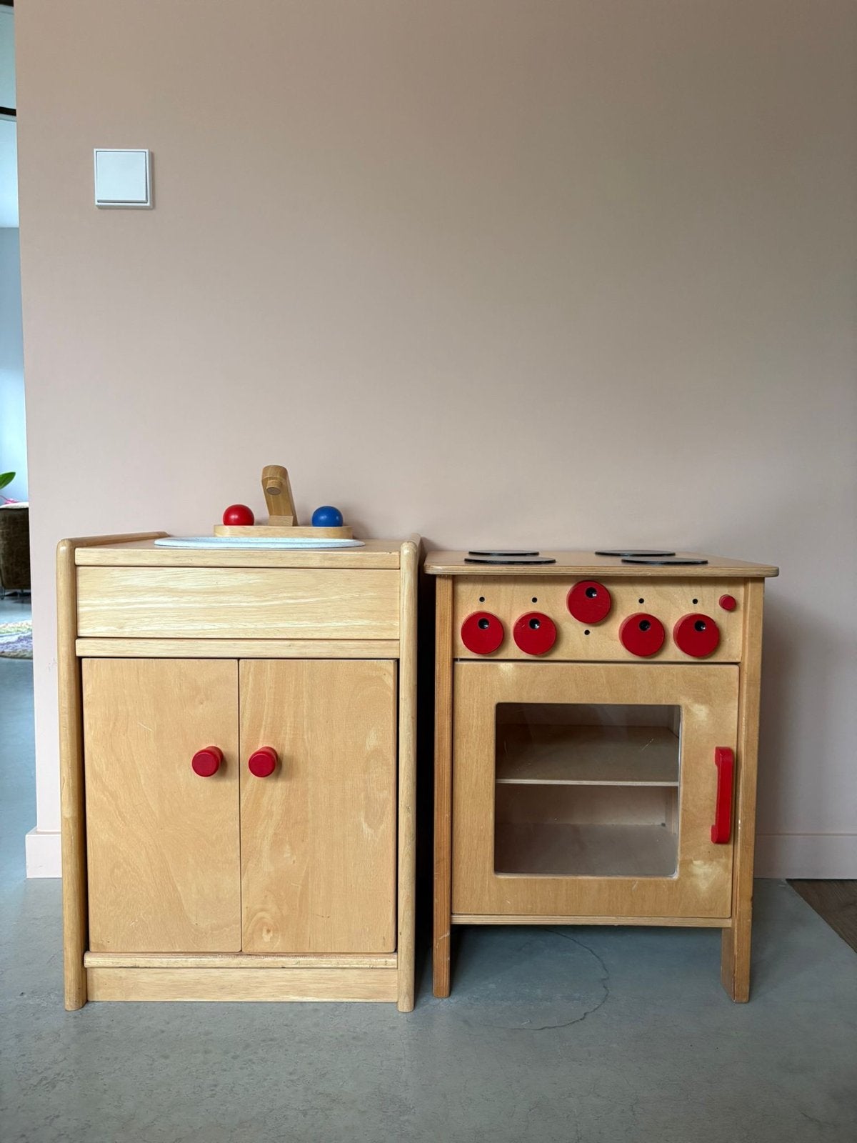 Retro houten speelkeuken voor urenlang speelplezier, Ophalen of Verzenden, Gebruikt, Hout, Speelkeuken
