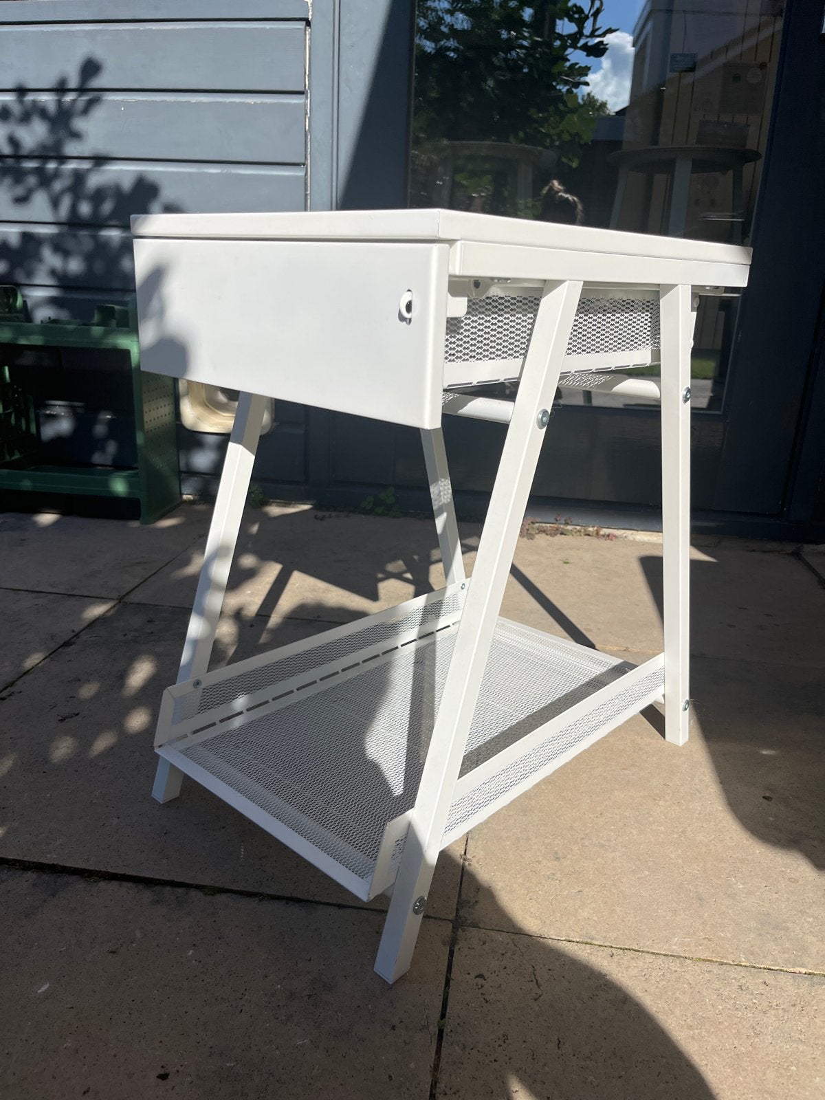 Vikhammer ikea Wit ladekastje met metalen frame en lade, Ophalen, Minder dan 50 cm, Gebruikt, 1 of 2 laden