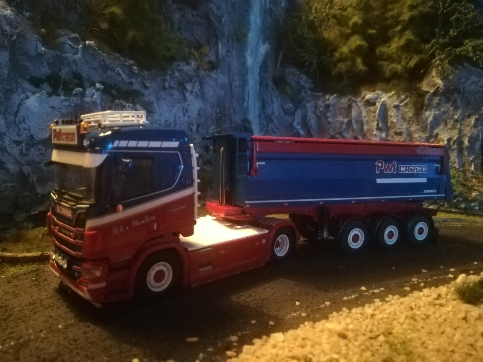 WSI Scania PWT Peter Wouters, Hobby en Vrije tijd, Modelauto's | 1:50, Ophalen of Verzenden, Nieuw, Bus of Vrachtwagen, Wsi